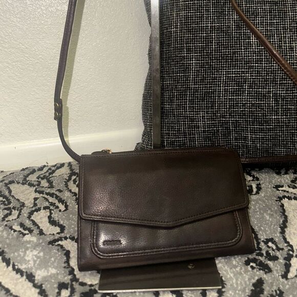 Fossil Croosbody Wallet/ Bag - Picture 3 of 12